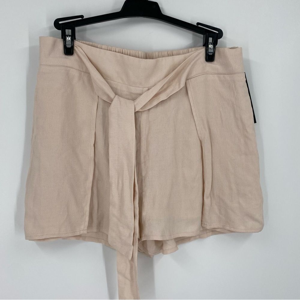 2Sable Women’s Elastic Waist Flowy Shorts size M
